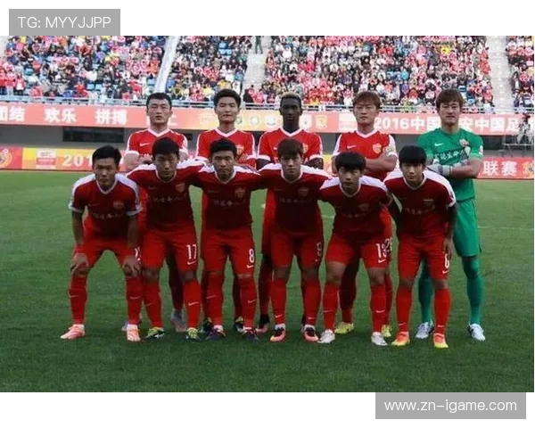 南京篮球队在世界杯预选赛中以70分高居积分榜首位展现强劲实力