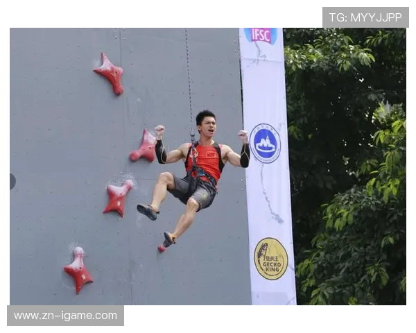 成都攀岩队的战术分析与热点解读助力攀岩运动发展